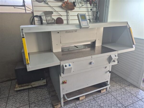 Guilhotina Hydrocut Rigo 750 -  Gráfica Digital